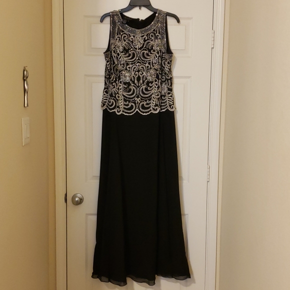 Jkara Dresses & Skirts - Jkara Beaded Formal Dress